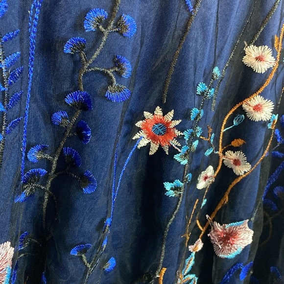 Floral Embroidered Sheer Sleeve Dress - Picture 5 of 8